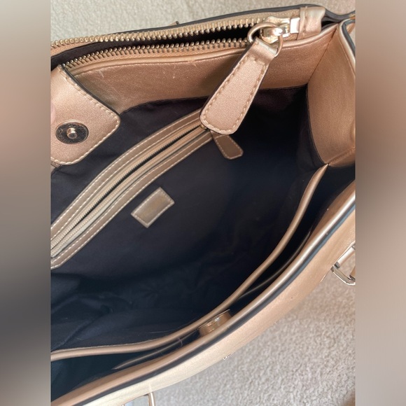 Larger Steve Madden Metallic Gold champagne Satchel tote - Picture 3 of 12